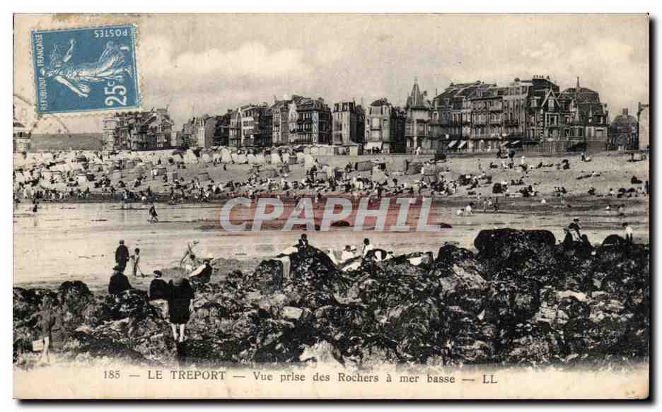 CPA Le Treport Vue prise des rochers a mer basse