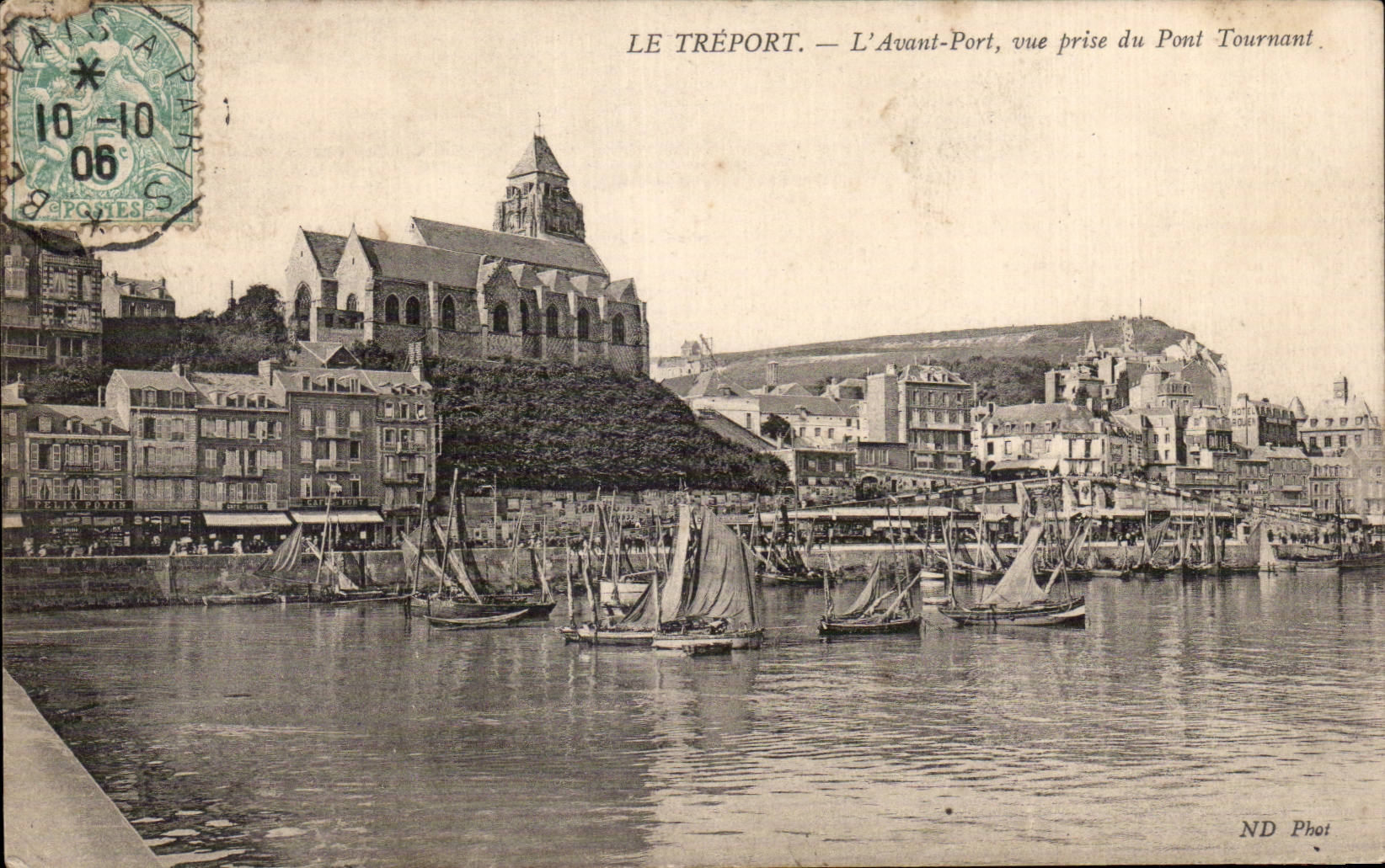 CPA Le Treport L'avant port Vue prise du pont tournant