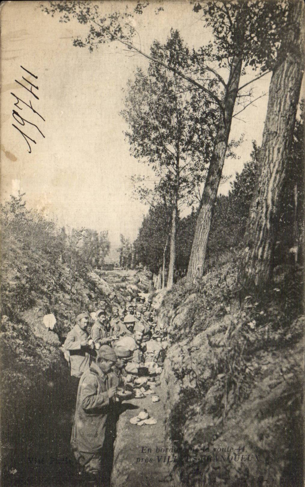 Soldats en bordure de la route 44 près VILLEURS-GRANQUEUX — Visé & Cie, n° 11761