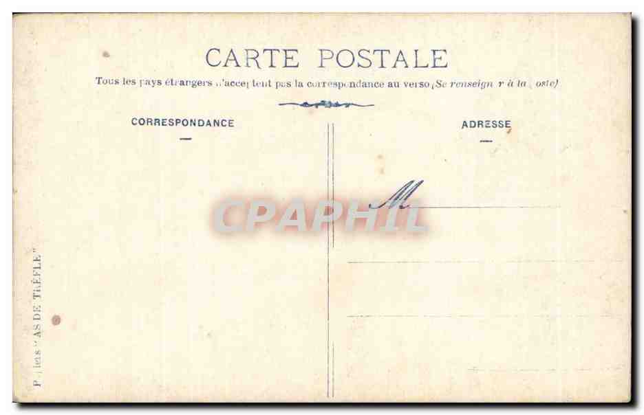 Soldados en uniforme — café al aire libre — editor P. Jules "AS DE TRÉFLE" — Reverso
