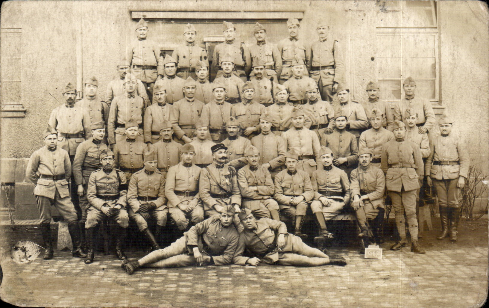 CPA CARTE PHOTO Militaria Soldat Poilus Regiment