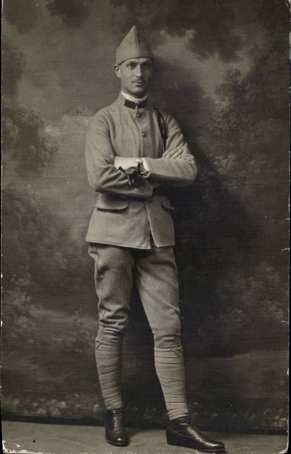 CPA CARTE PHOTO Militaria Soldat Poilu