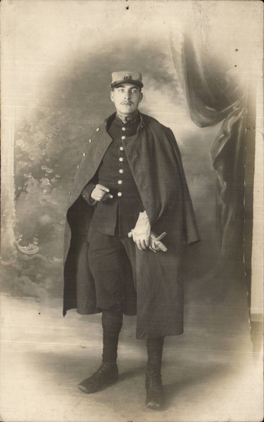 CPA CARTE PHOTO Militaria Soldat Poilu 
