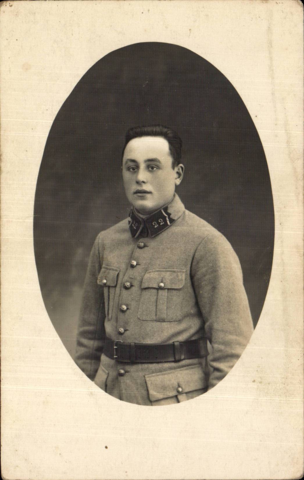 CPA CARTE PHOTO Militaria Soldat Poilu 