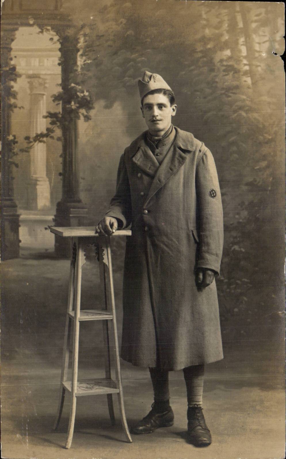 CPA CARTE PHOTO Militaria Soldat Poilu
