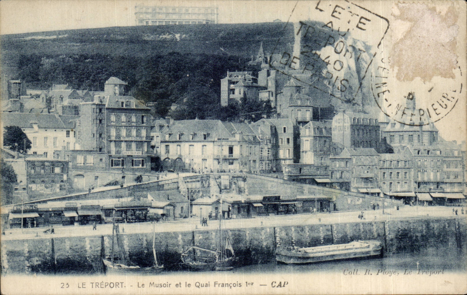CPA Le Treport Le musoir et le quai Francois 1er