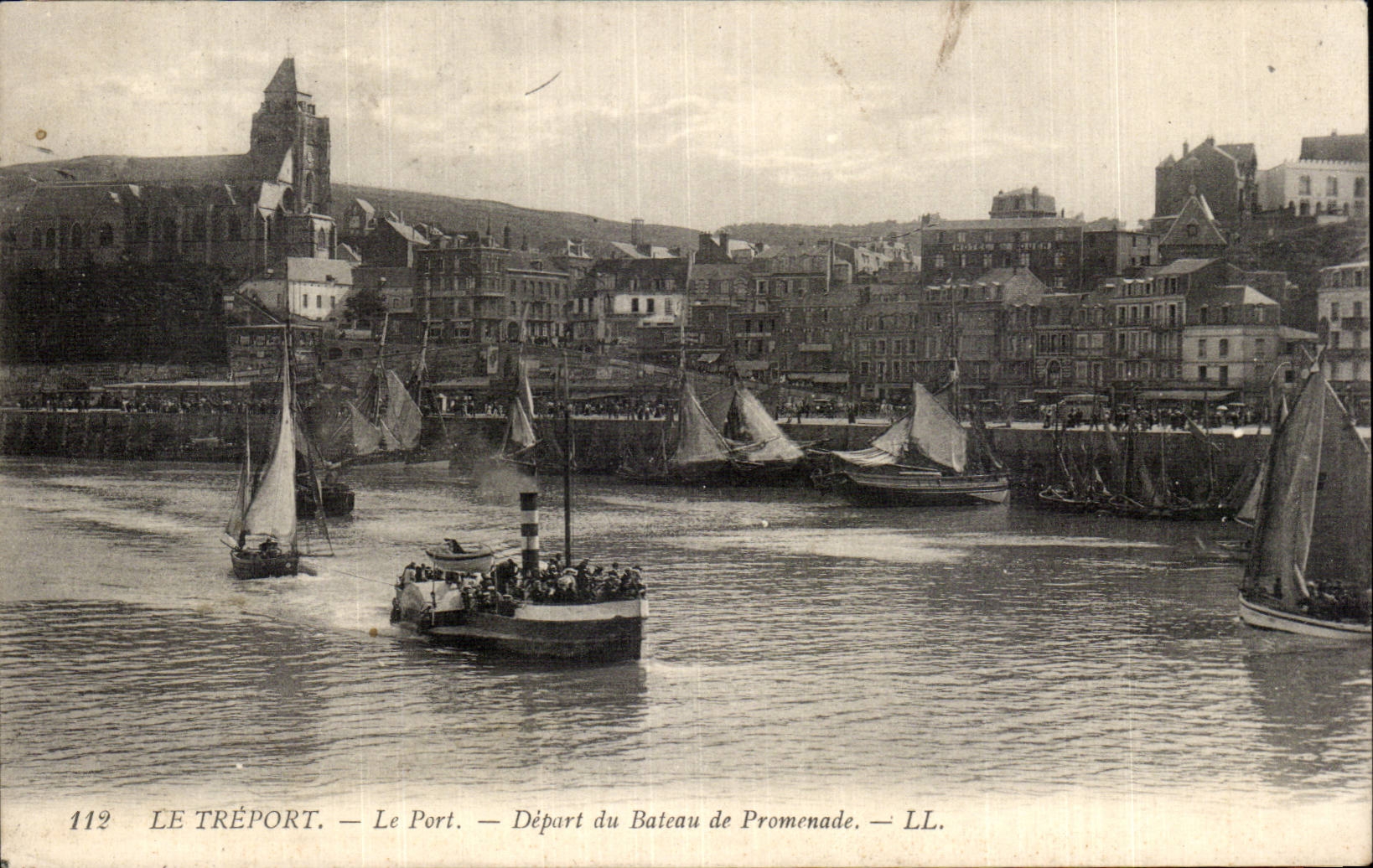 Le Tréport — Le Port — Départ du Bateau de Promenade — LL. — N° 112