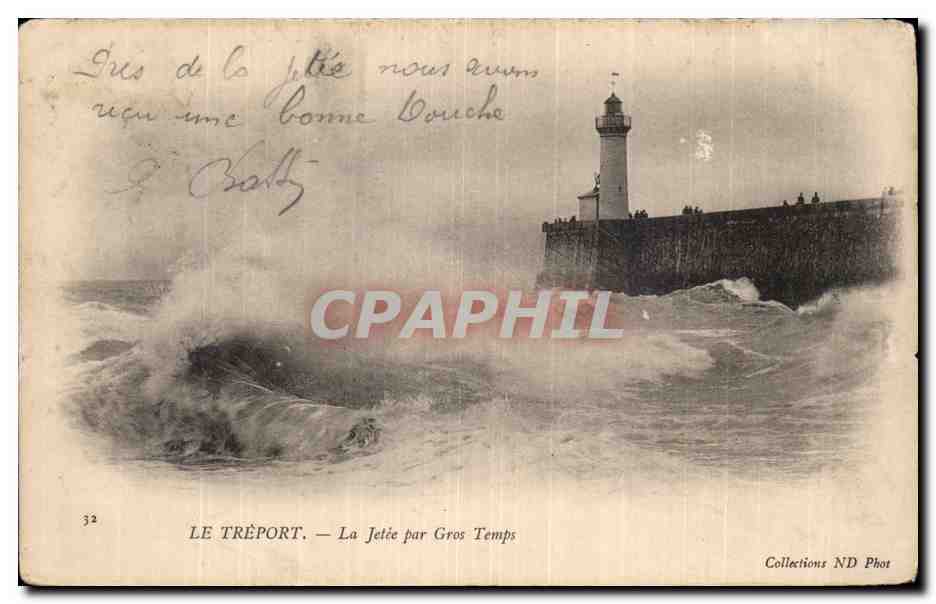CPA Le Treport La jetee par gros temps