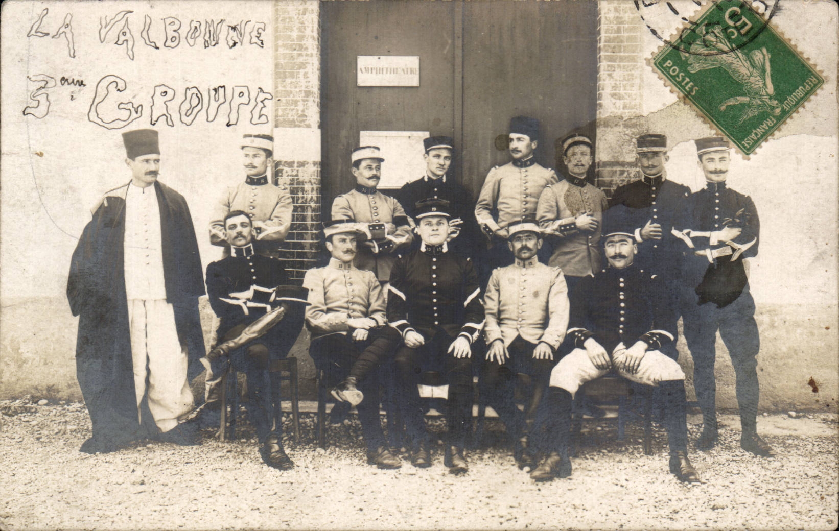 CPA CARTE PHOTO Militaria Regiment la Valbonne 3eme groupe