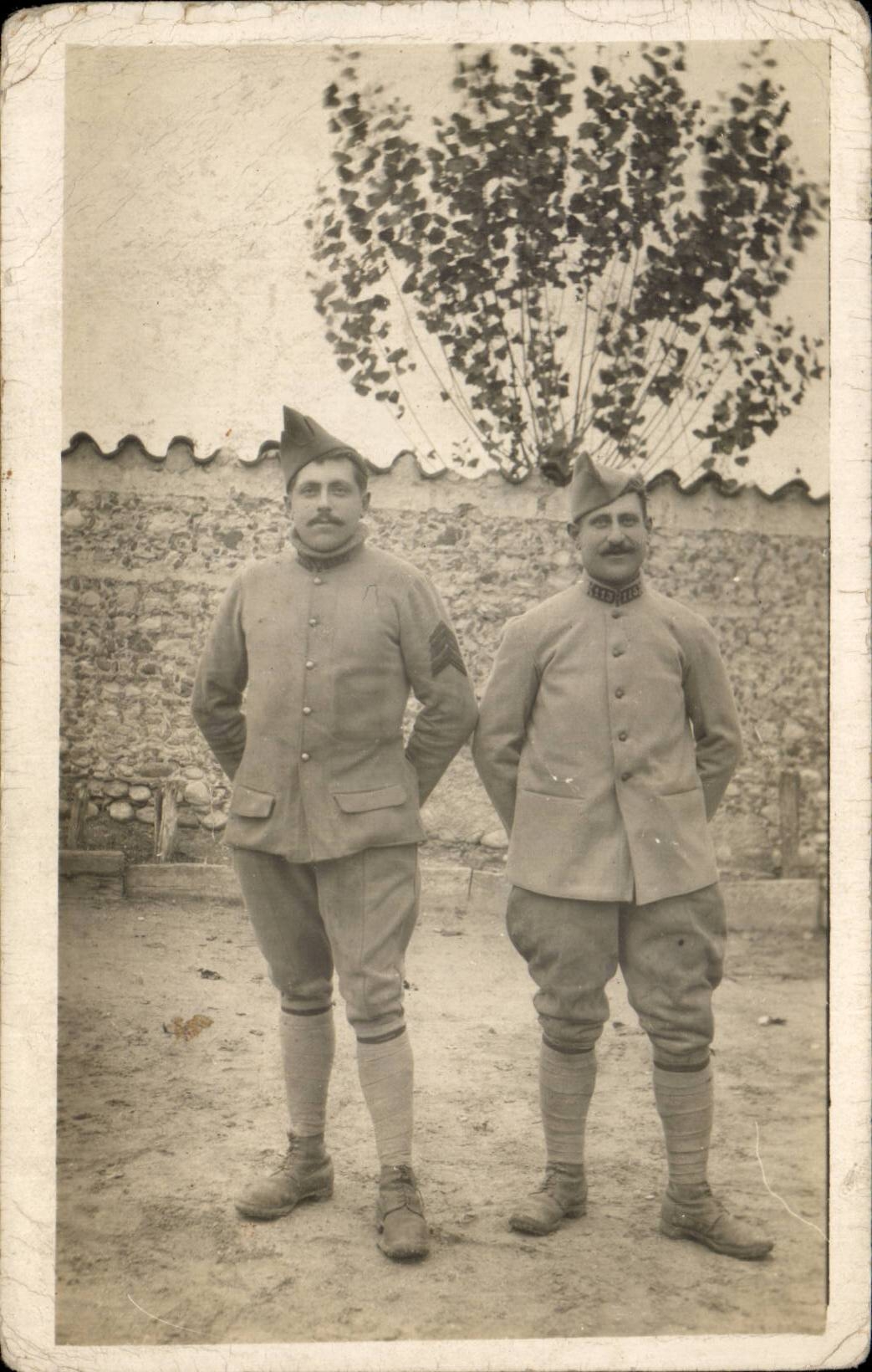 CPA CARTE PHOTO Militaria Soldat