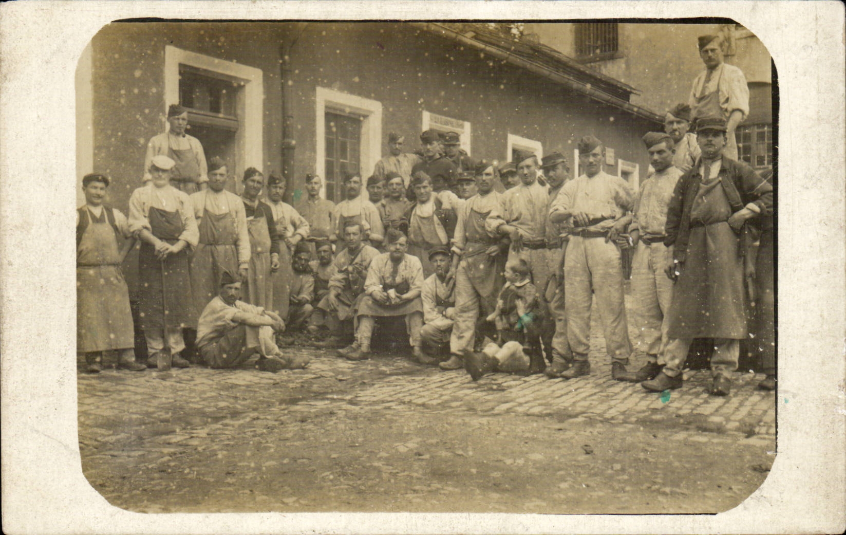 CPA CARTE PHOTO Militaria Soldats