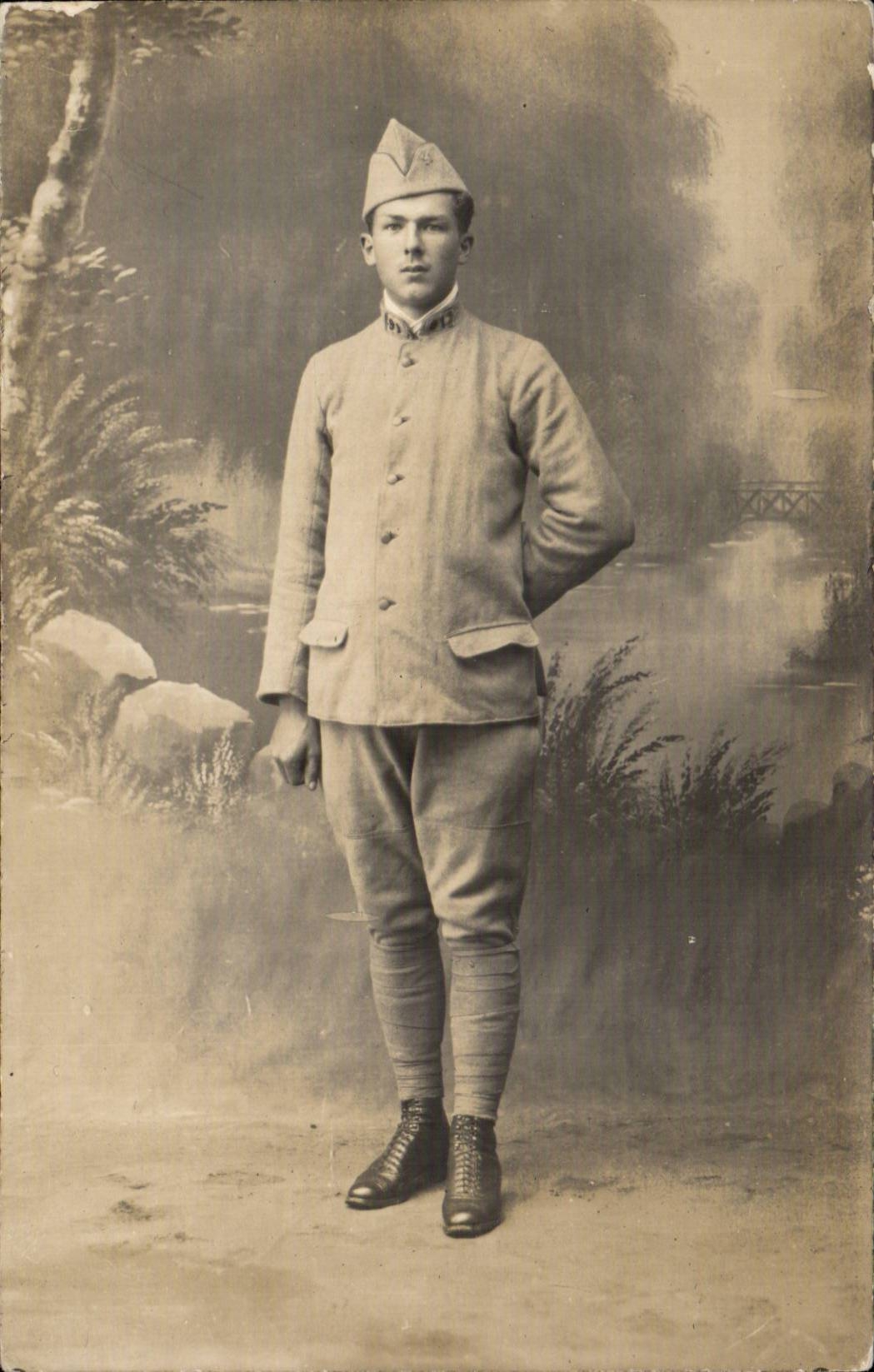 CPA CARTE PHOTO Militaria Soldat