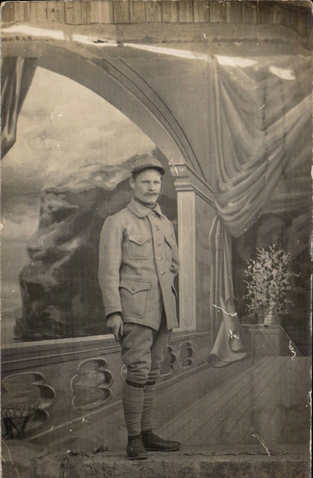 CPA CARTE PHOTO Militaria Soldat