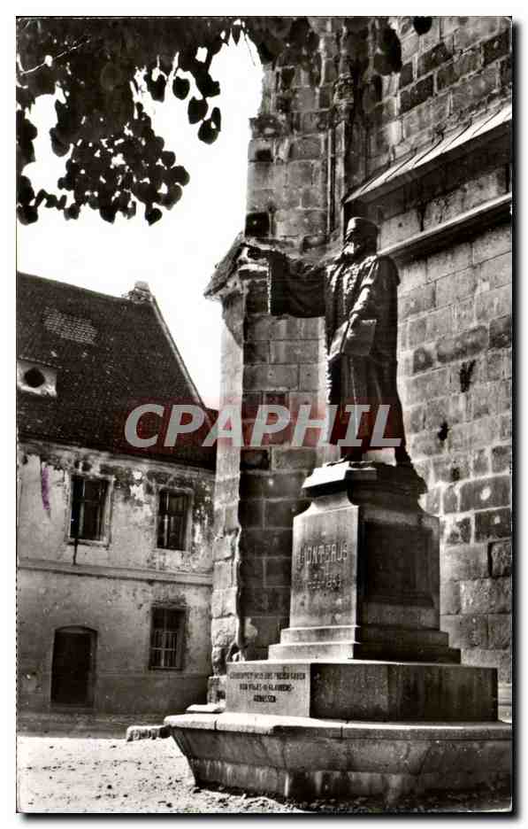 Statue de Montpaus à Brașov — éditeur CPAPHIL, n° de série non visible