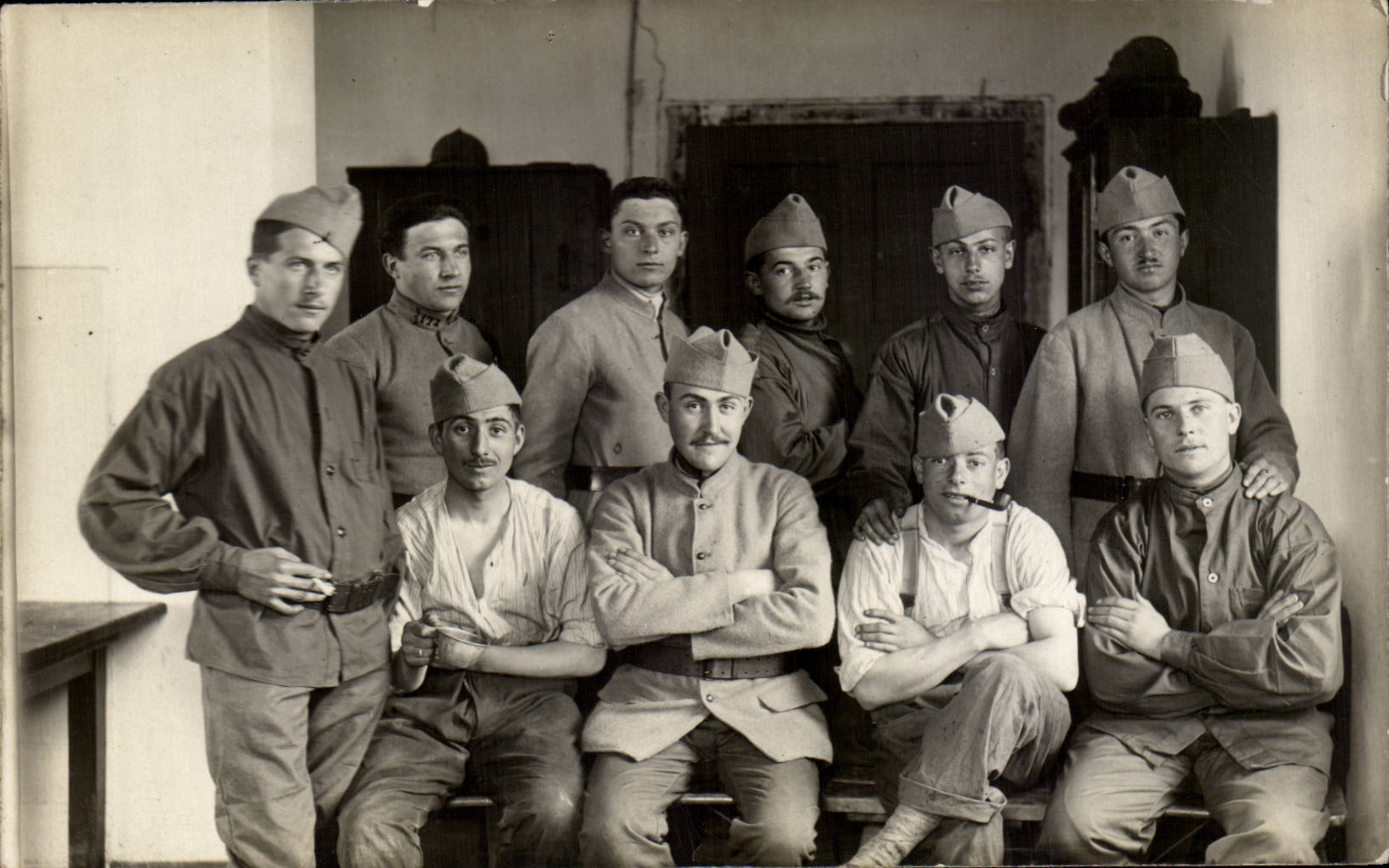 CARTE PHOTO Militaria Soldats Regiment