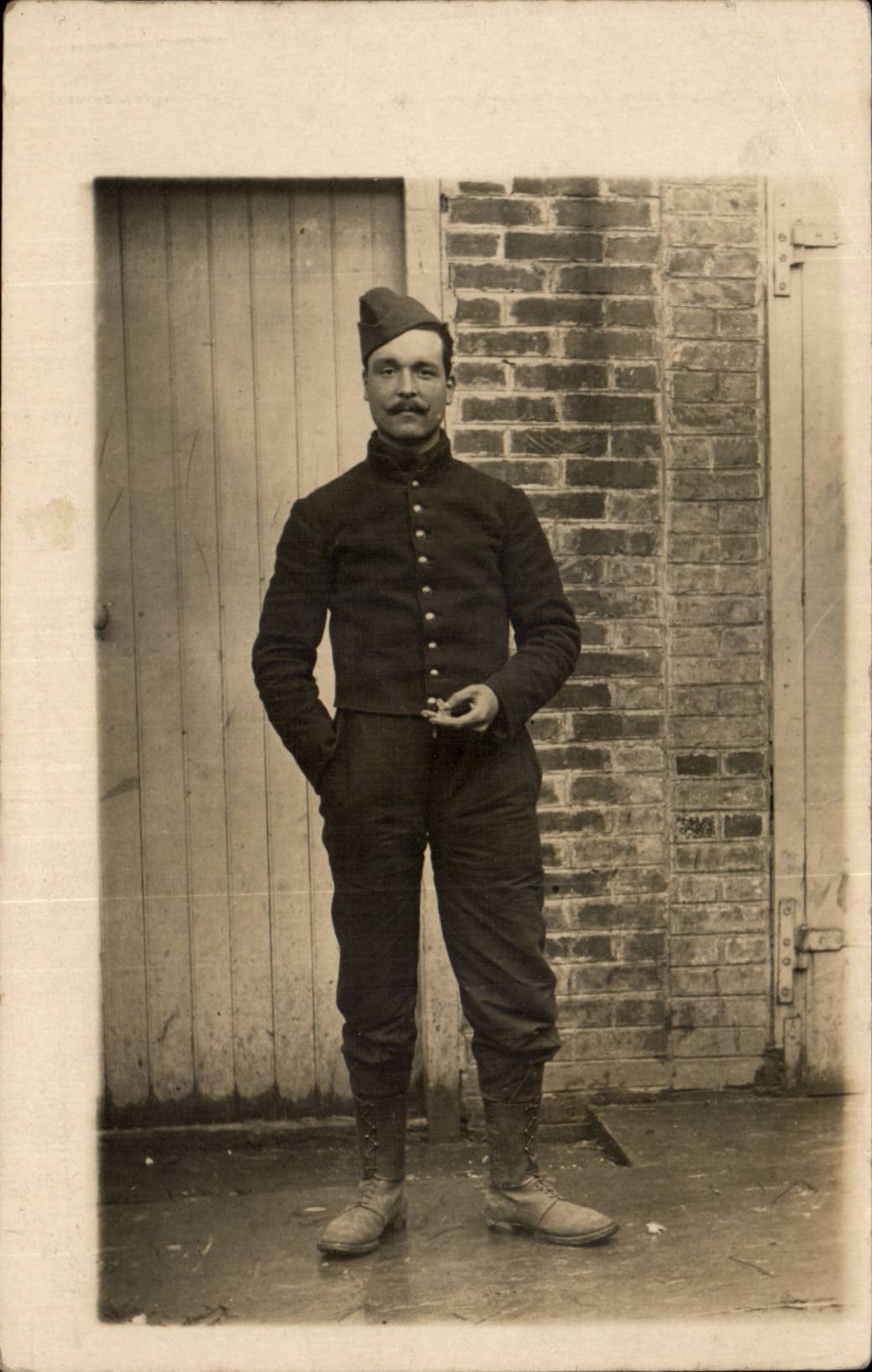CARTE PHOTO Militaria Soldat Poilu