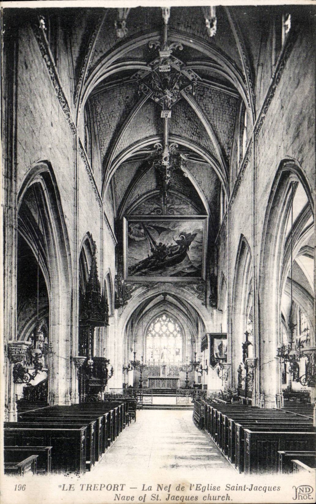 CPA Le Treport La nef et l'eglise Saint Jacques 
