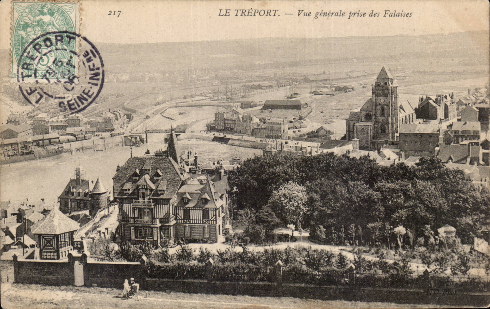 CPA Le Treport Vue generale prise des falaises
