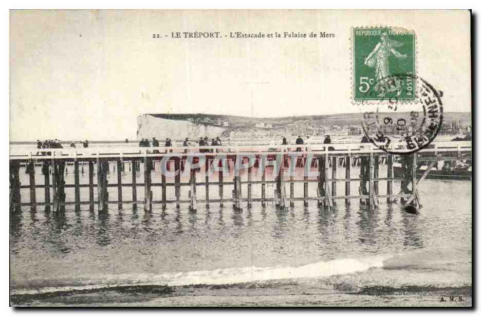 CPA Le Treport L'estacade et la falaise des mers