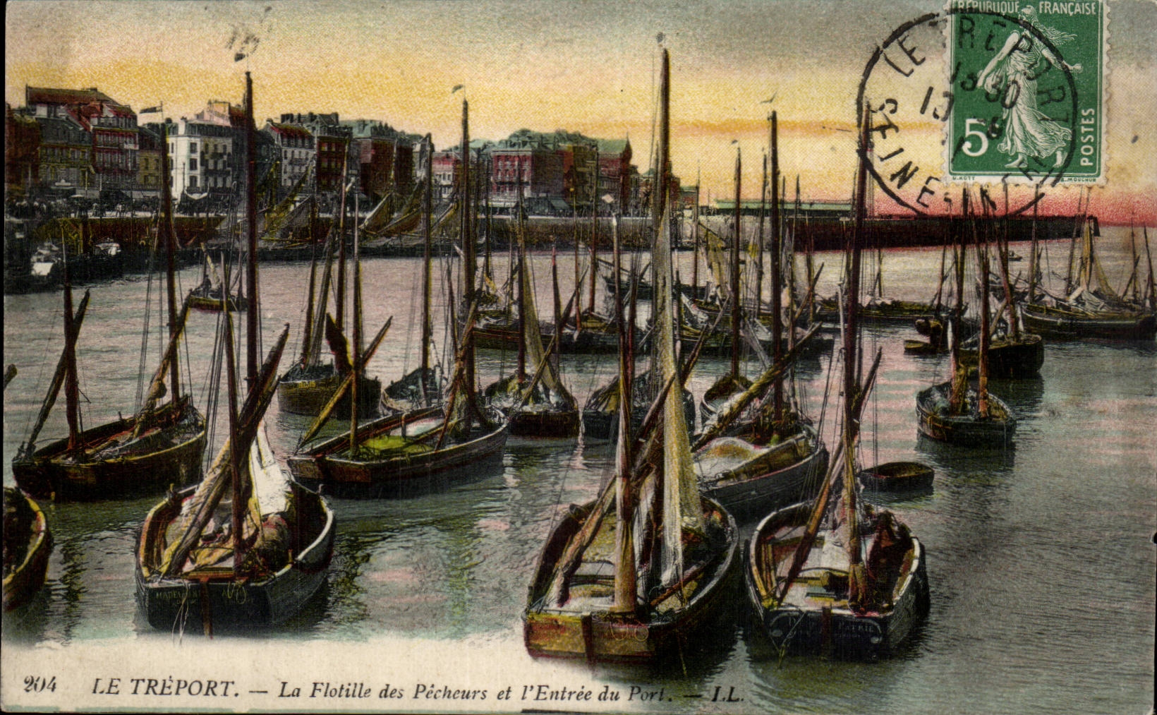 Le Tréport — La Flotille des Pêcheurs et l'Entrée du Port — I.L. n°204