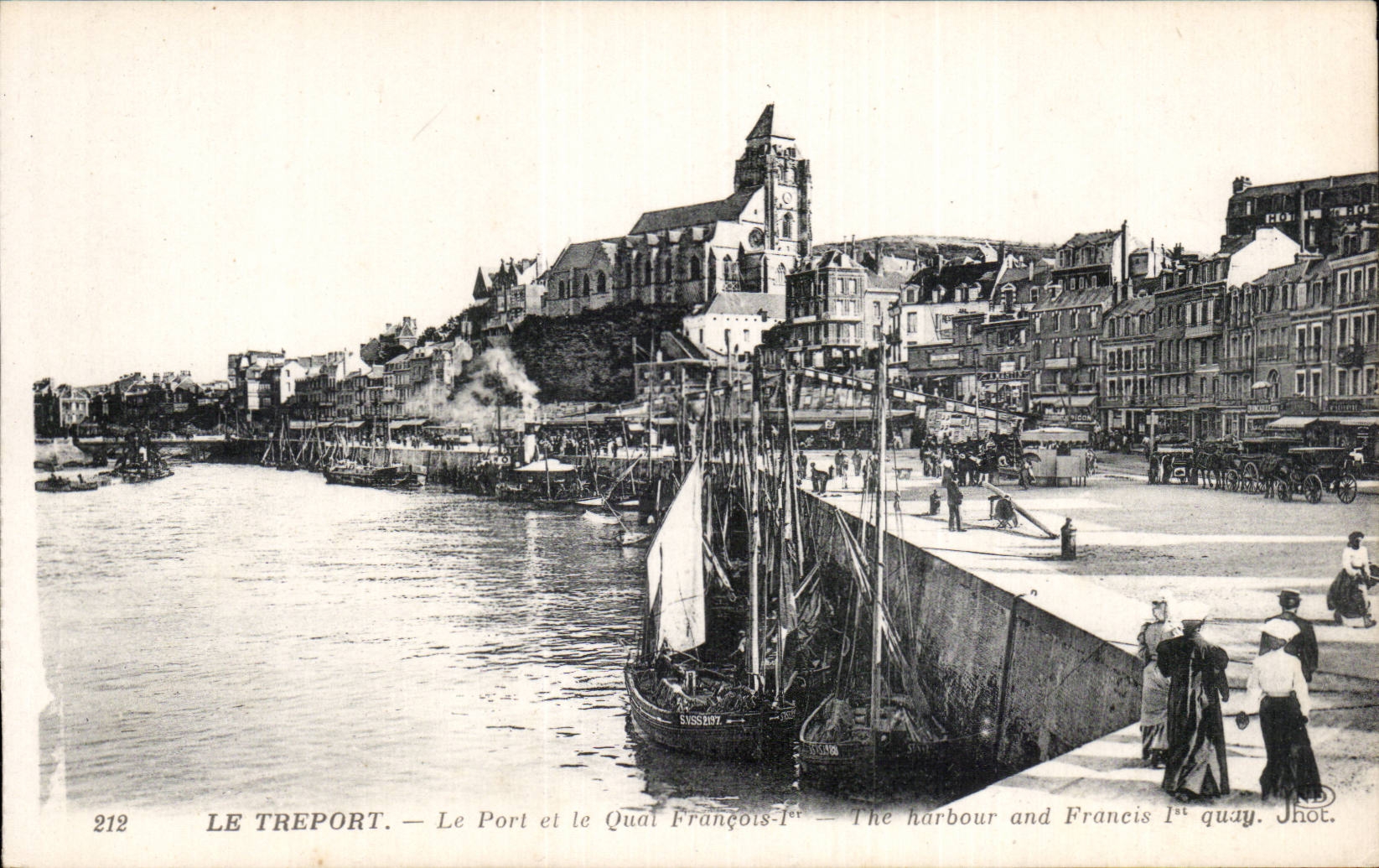 CPA Le Treport Le port et le quai Francois 1er
