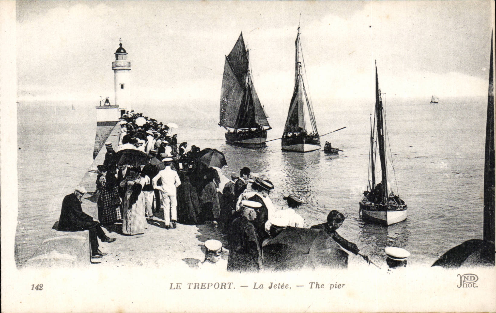 CPA Le Treport La jetee