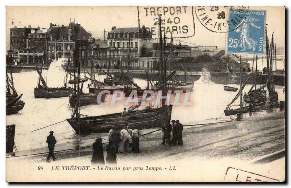 Le Tréport - Le Bassin par gros Temps - LL