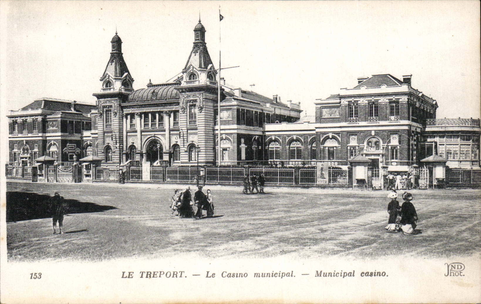 CPA Le Treport Le casino municipal