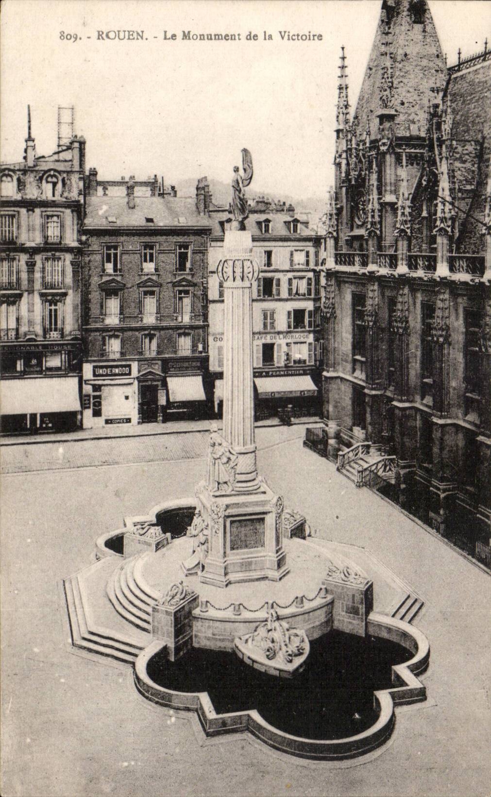 CPA Rouen Le monument de la Victoire