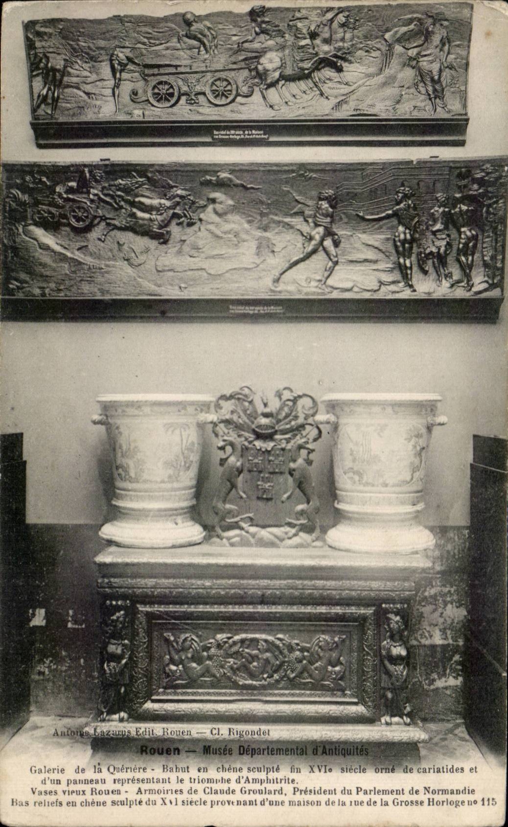 CPA Rouen Musee departemental d'antiquites Bahut en chene sculpte