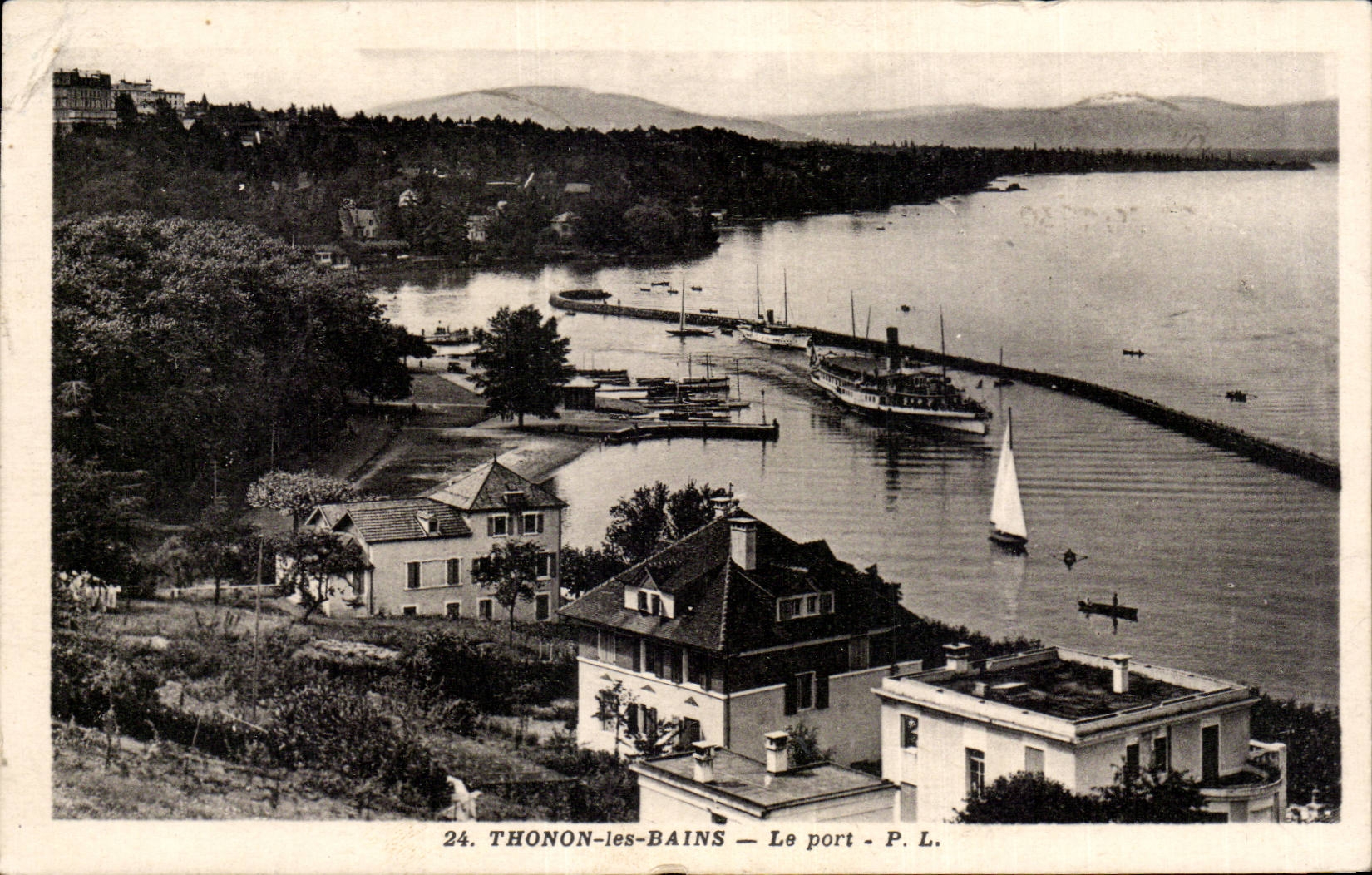 CPA Thonon les Bains Le port