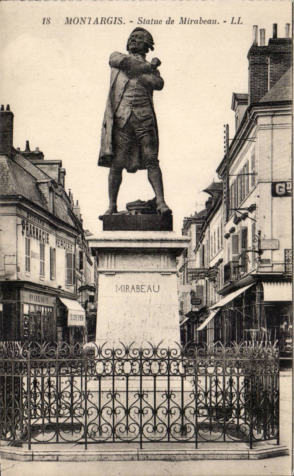 CPA Montargis Statue de Mirabeau