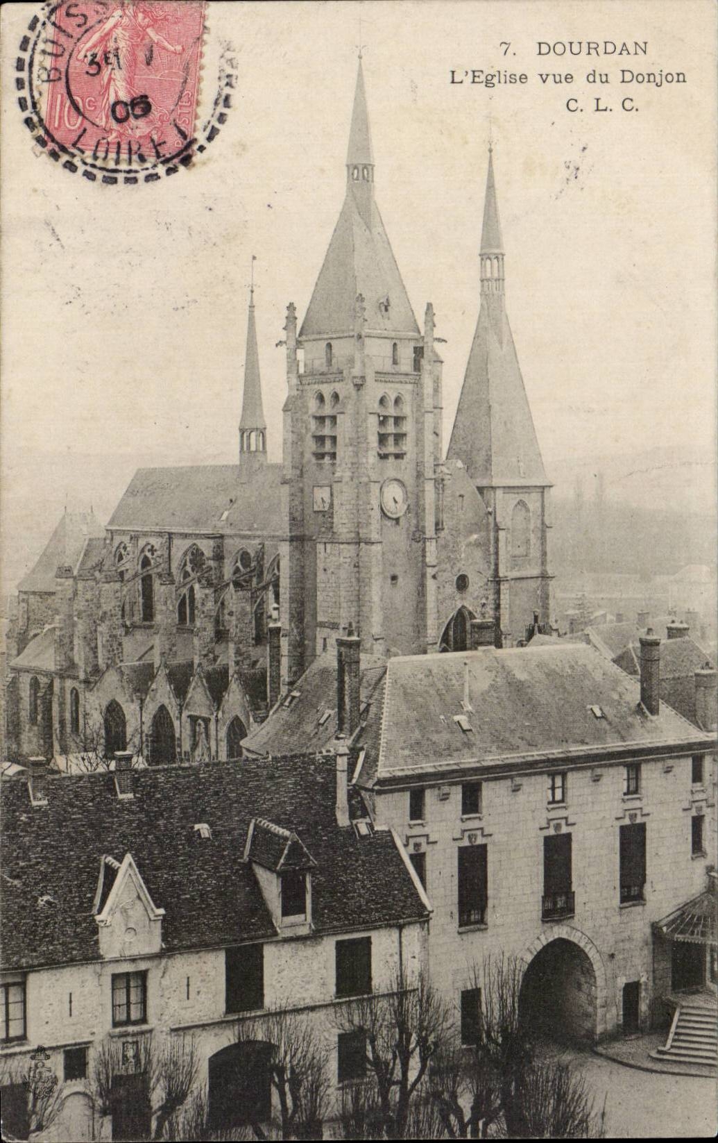 CPA Dourdan L'eglise vue du donjon 