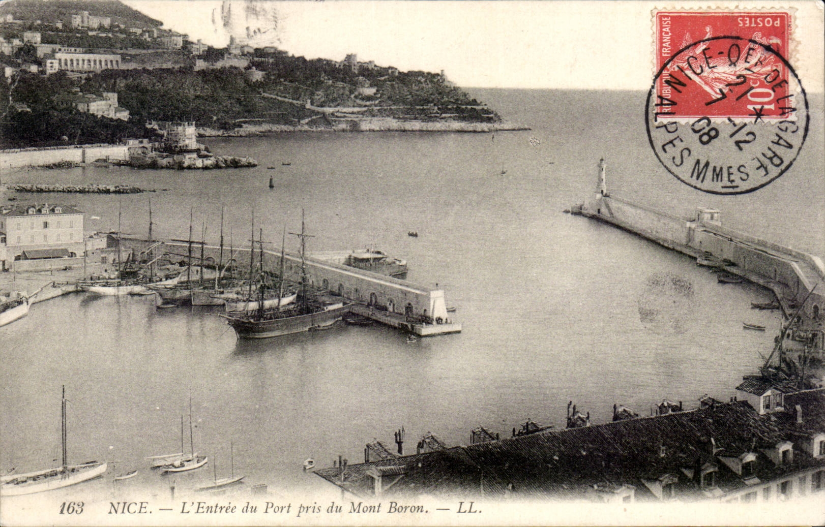 CPA Nice L'entree du port pris du Mont Boron 