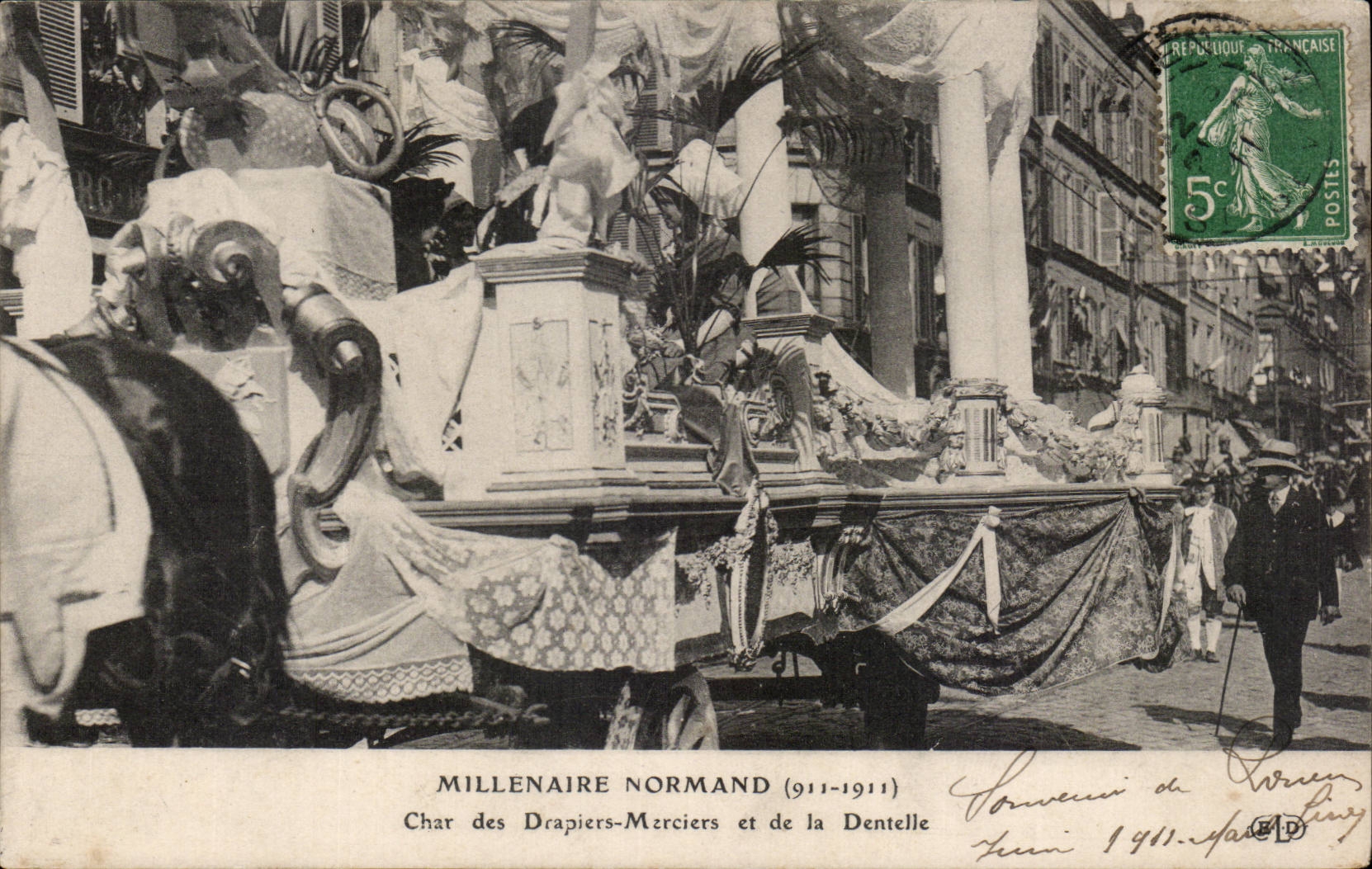 CPA Millenaire Normand 911 1911 Char des drapiers Merciers et de la dentelle Folklore Carnaval