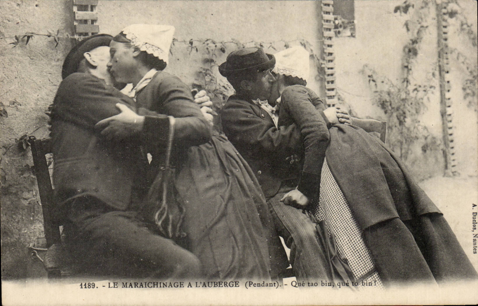 CPA Le maraichinage a l'auberge Folklore Costume