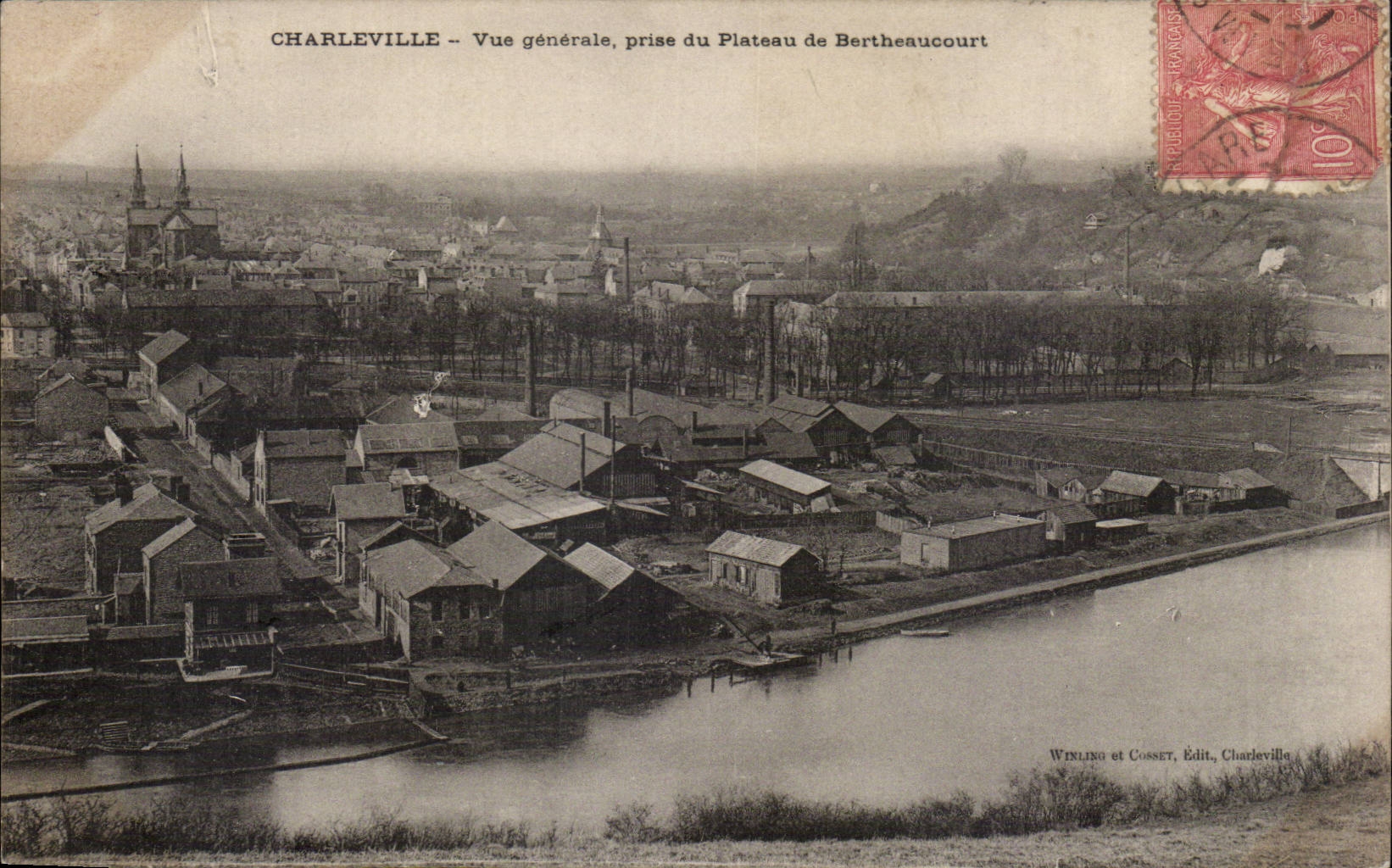 CPA Charleville Vue generale prise du plateau de Bertheaucourt