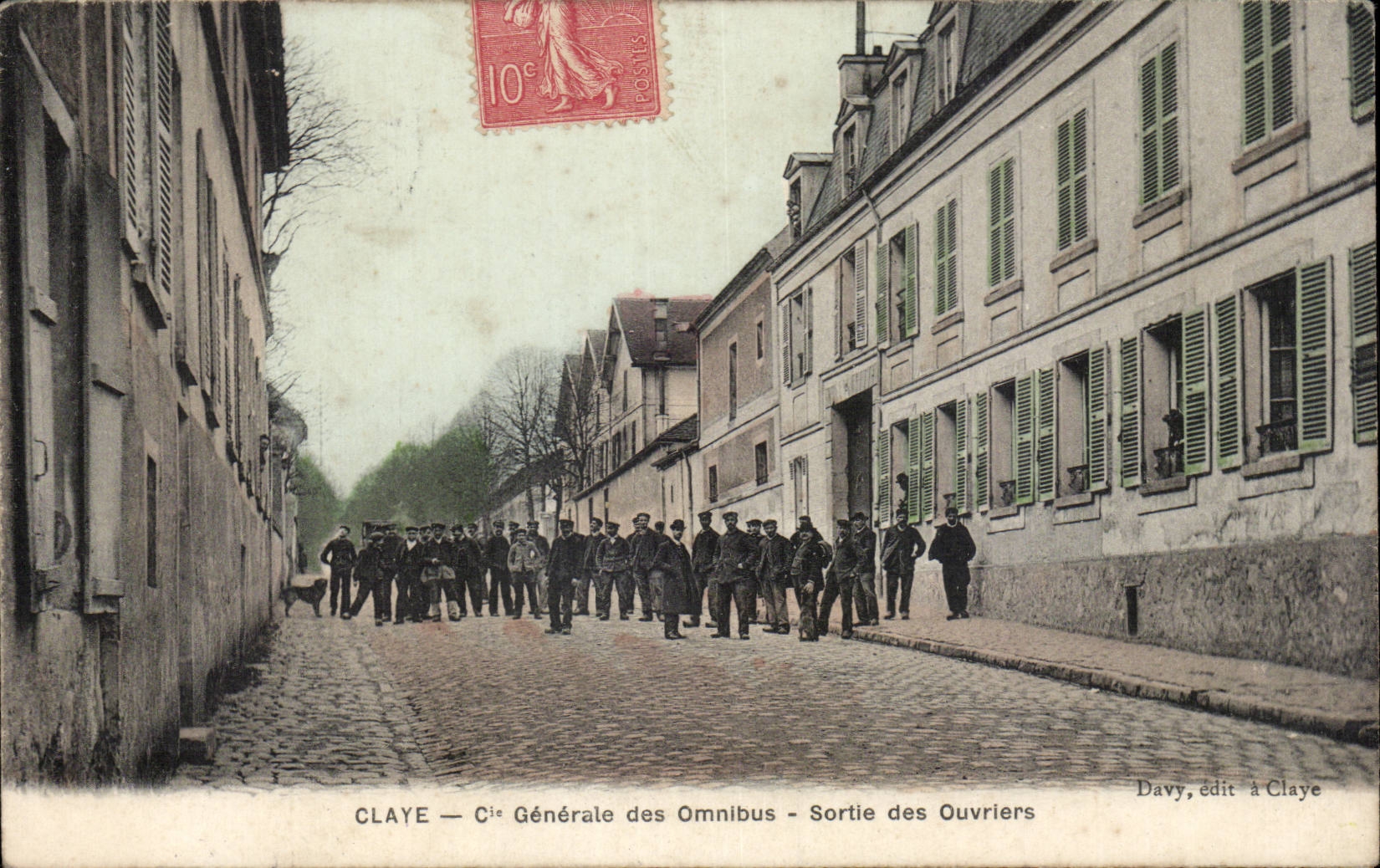 CPA Claye Cie Generale des omnibus Sortie des ouvriers