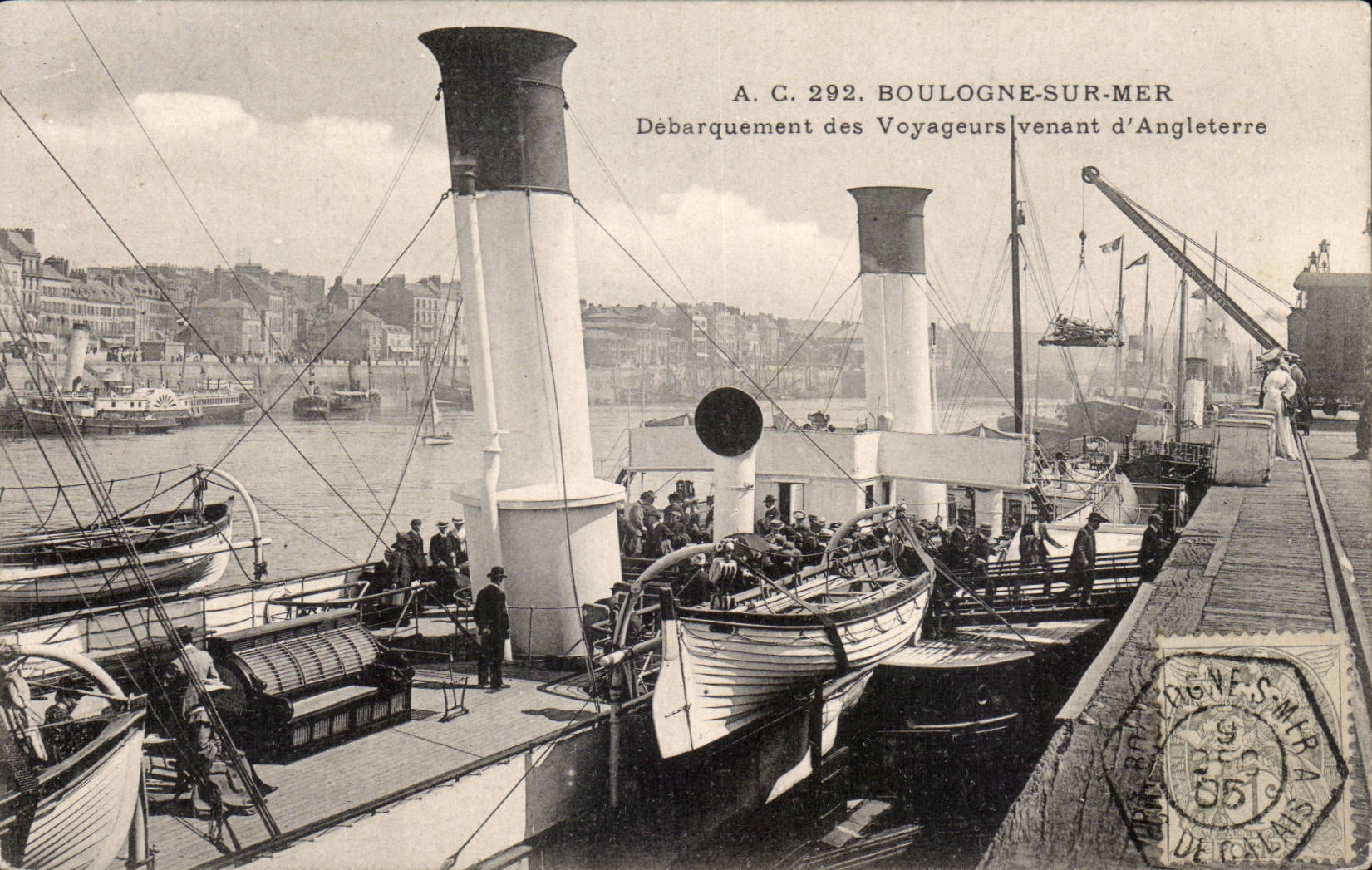CPA Boulogne sur Mer Debarquement des voyageurs venant d'Angleterre