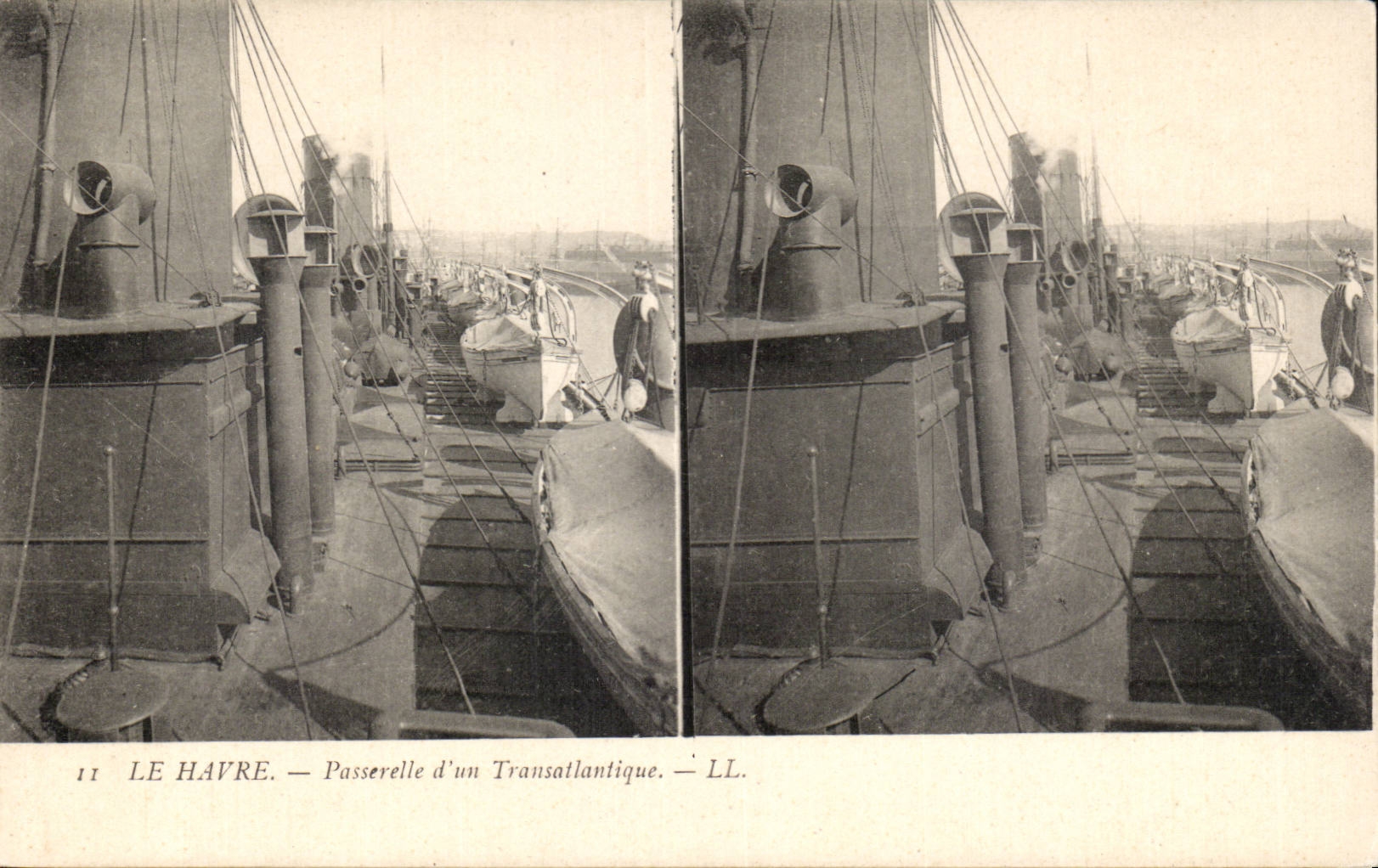 Le Havre - Passerelle d'un Transatlantique - carte stereoscopique - CPA 