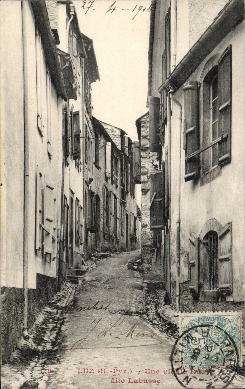 Luz (H.-Pyré.) — Une vieille ruelle dite Labusse — J. L. Menez, n°29