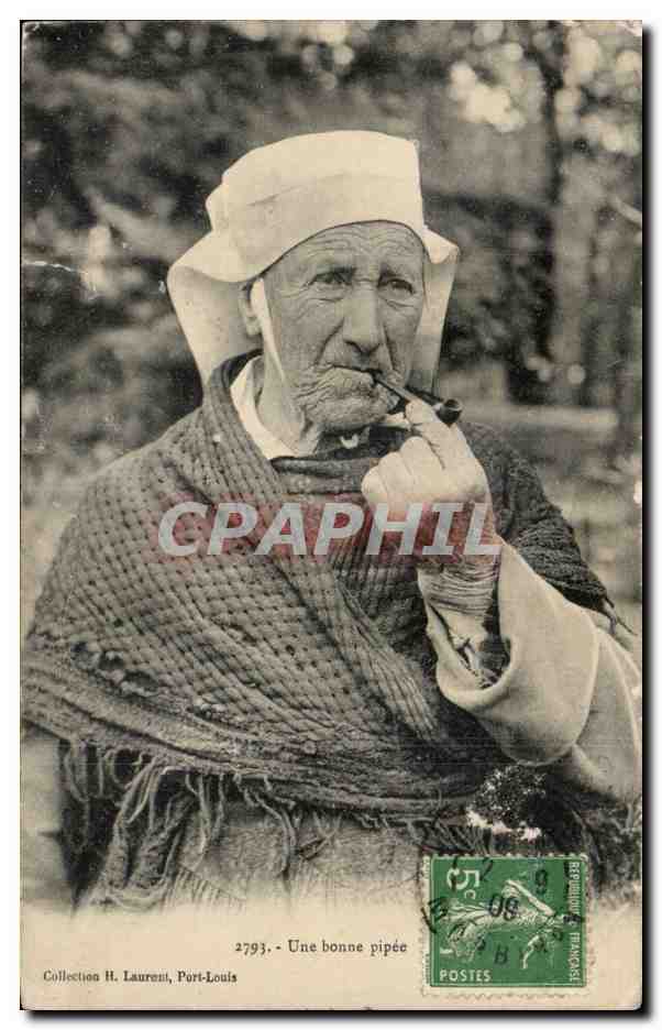 Folklore - Costumes - Une bonne pipee - CPA 