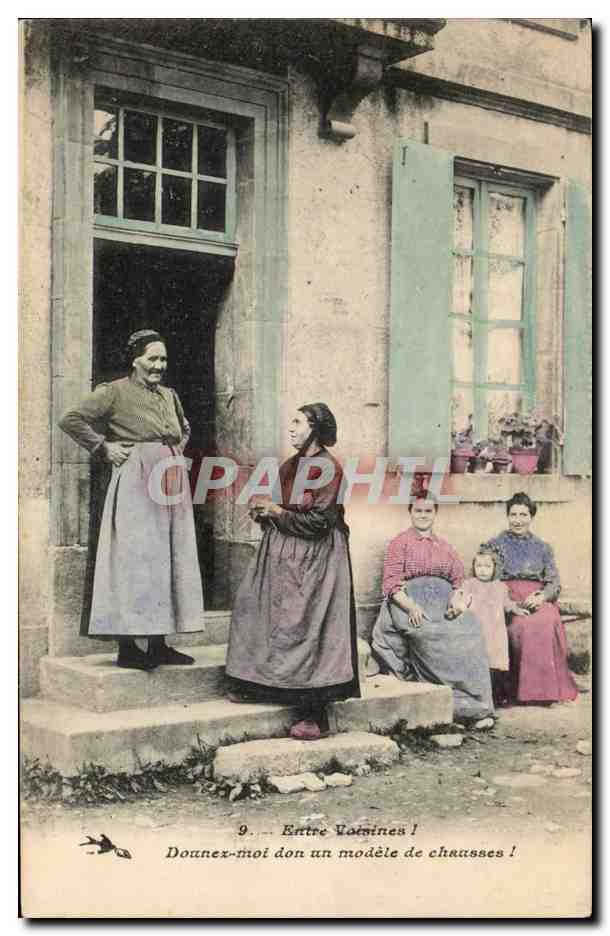 Folklore - Costumes - Donnez moi don un modele de chausses CPA 