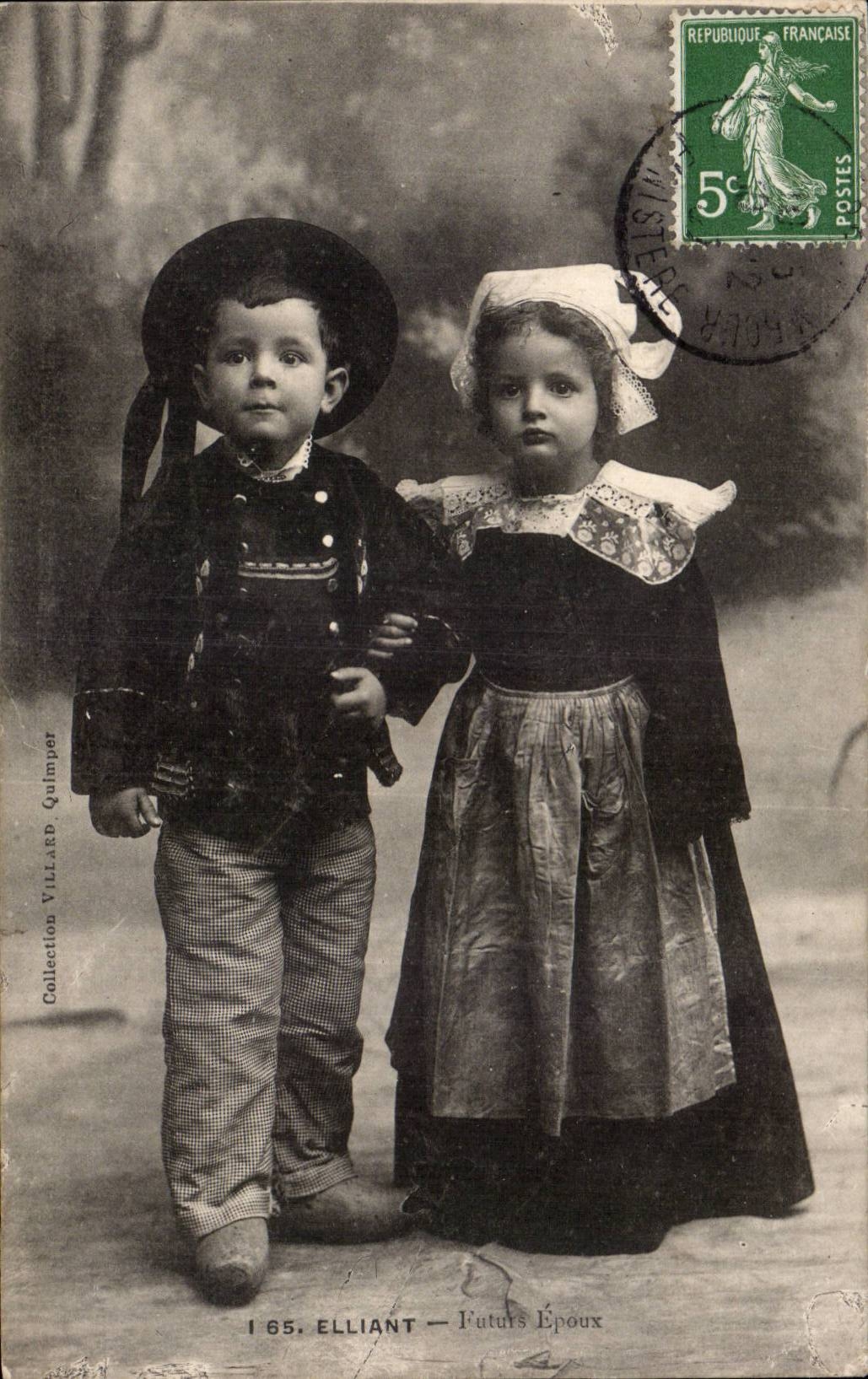 Folklore - Costumes - Elliant - Futurs Eroux - CPA 