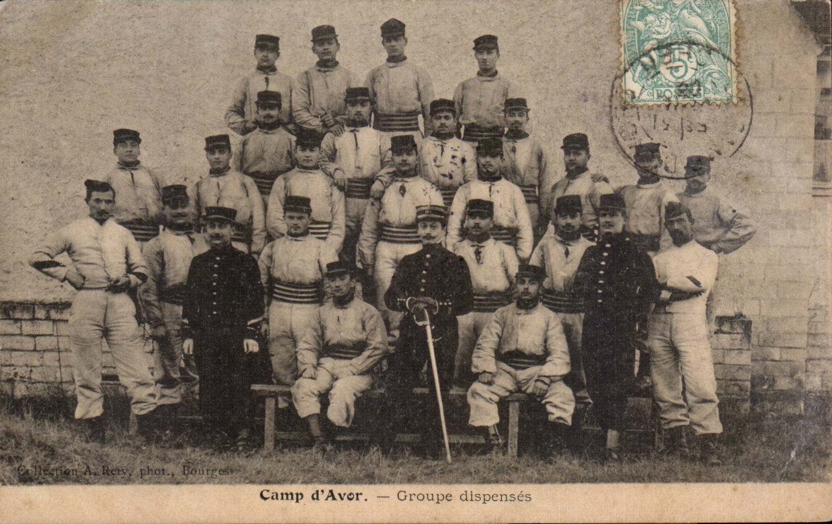 Camp d'Aver. — Groupe dispensés — Collection A. Rety, phot. Bourges