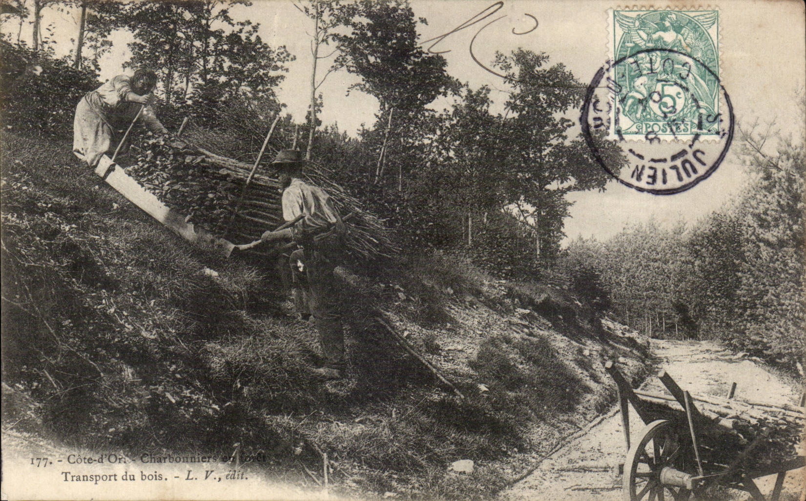 CPA Cote d'or Charbonniers en foret Transport du bois Luge TOP