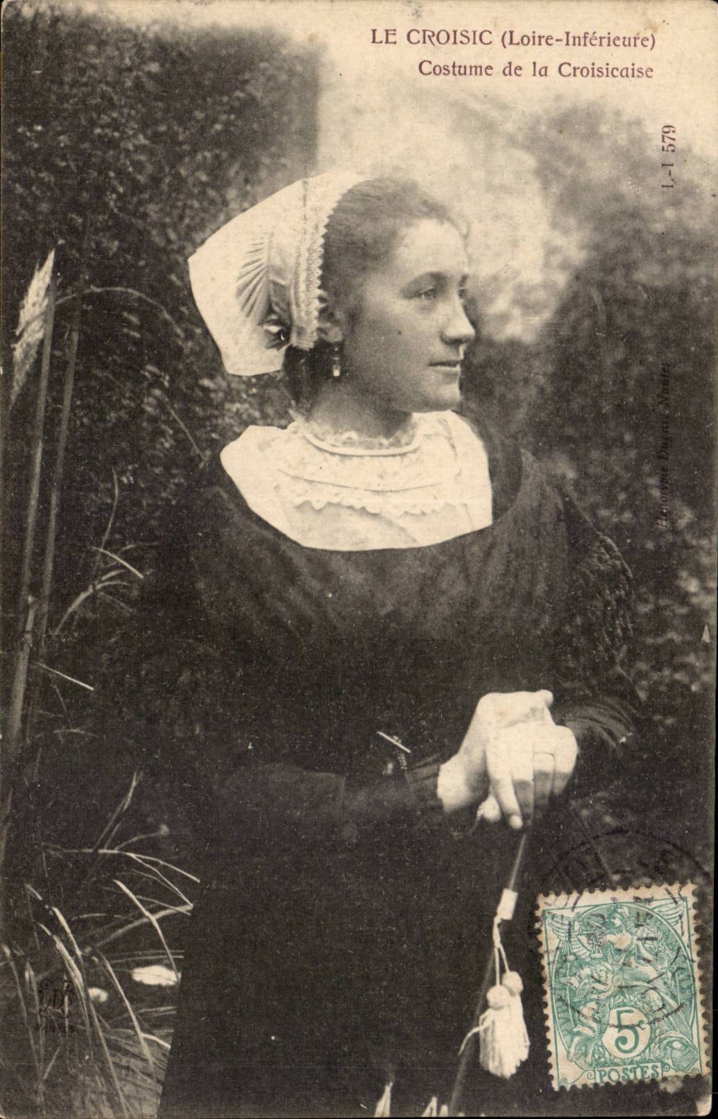 CPA Le Croisic Costume de la Croisicaise