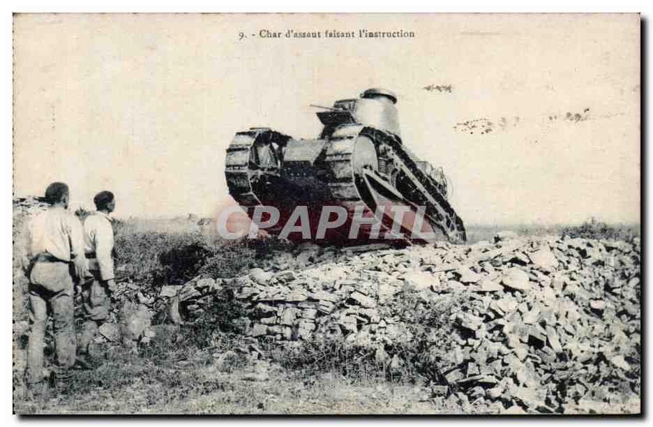 CPA Militaria Tank Char de combat char d'assaut faisant l'instruction