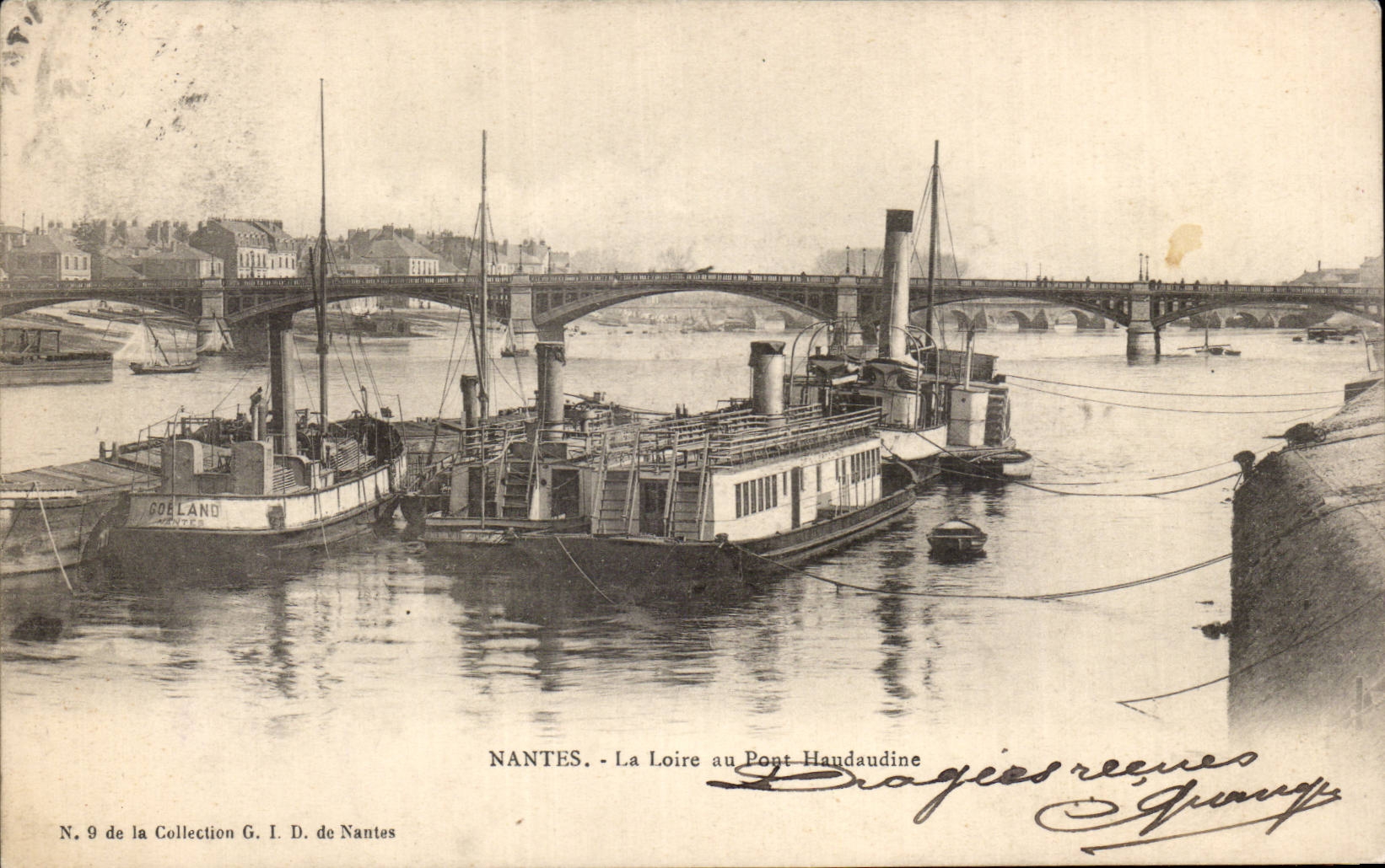 CPA Nantes La Loire au pont Haudaudine