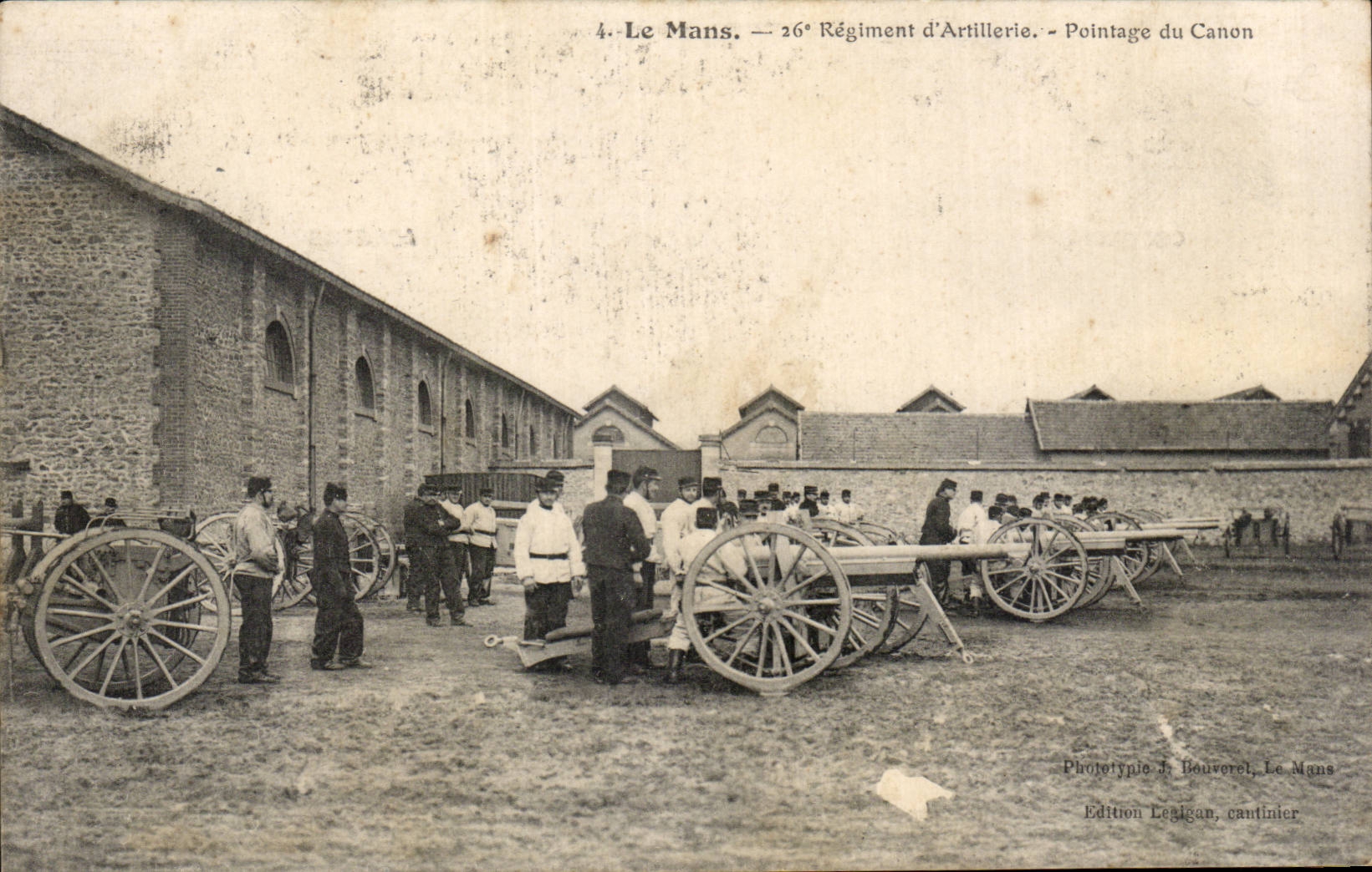 CPA Le Mans 26eme regiment d'artillerie Pointage du canon 